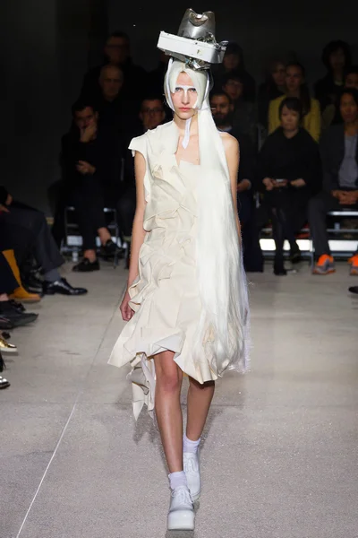 Look 8